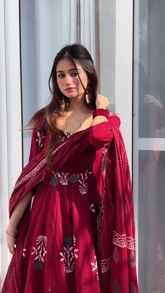 Jaipuri Maroon Discharge Print Anarkali Suit Set with Pant & Dupatta (Maroon)